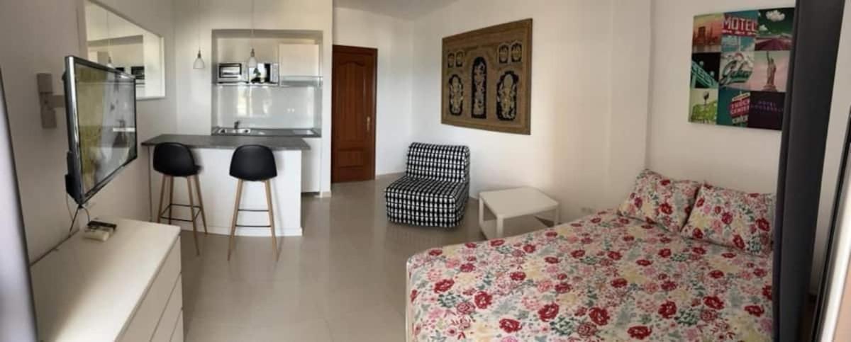 Apartment In Torremolinos Close To Beach Exteriör bild